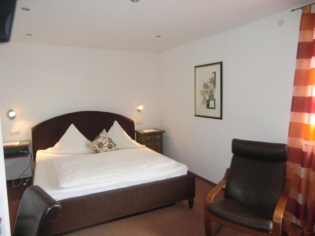 Hotel Zrenners Garni Валдзасен Стая снимка